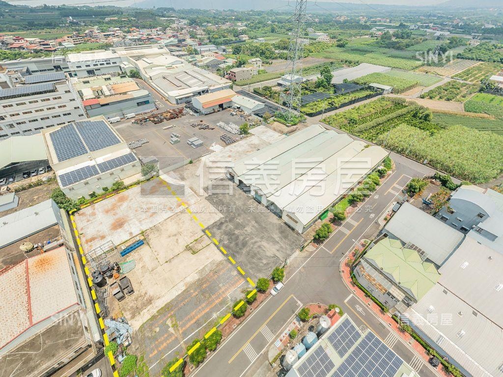竹山區方正工業地房屋室內格局與周邊環境