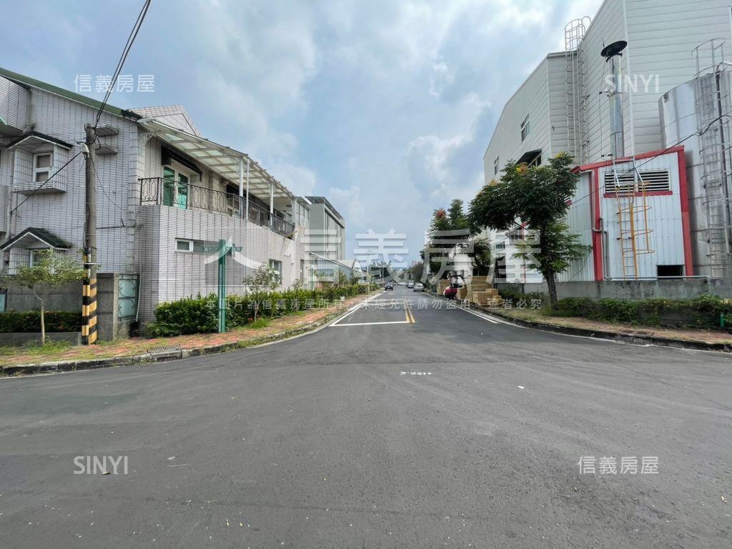 竹山區方正工業地房屋室內格局與周邊環境