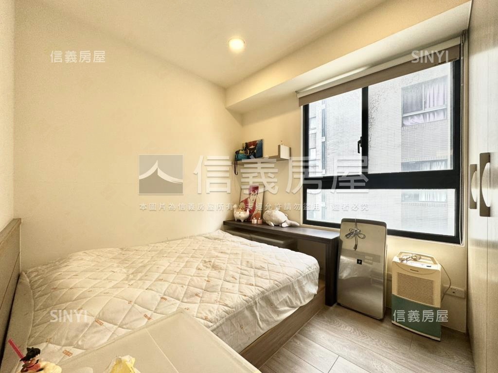 總太明日觀山典雅三房房屋室內格局與周邊環境