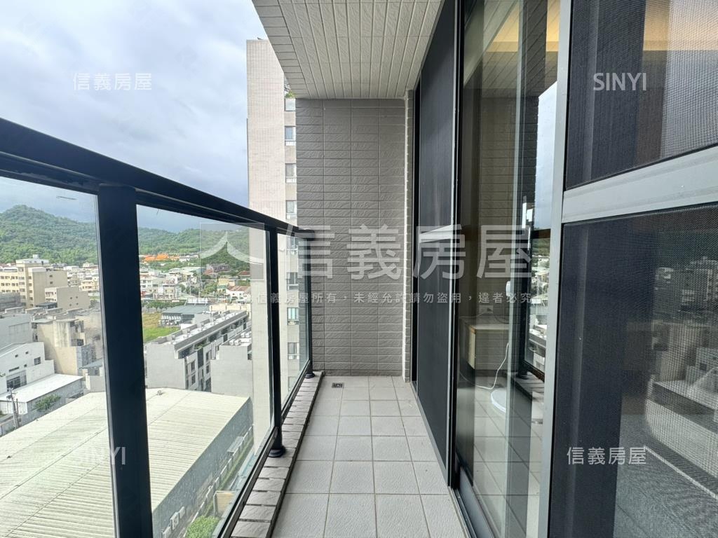 總太明日觀山典雅三房房屋室內格局與周邊環境