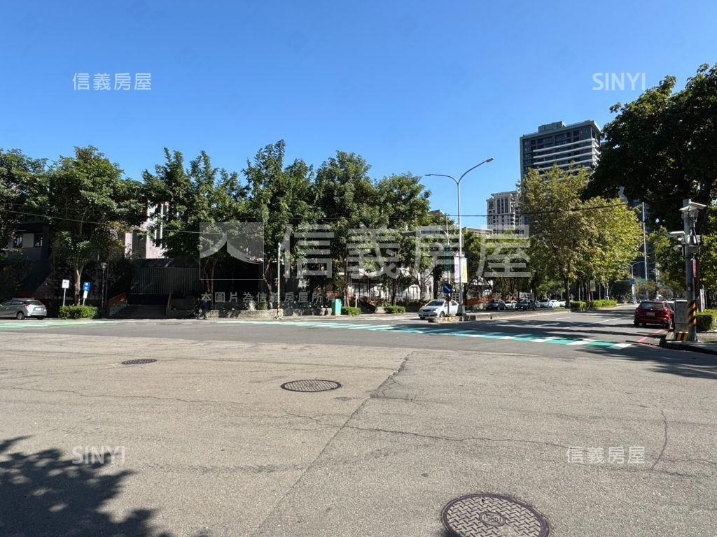 世紀風華黃金店面房屋室內格局與周邊環境
