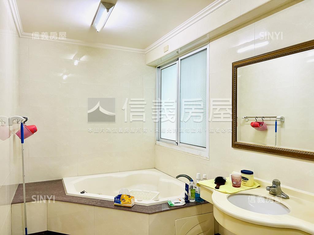 名仕的園後庄景觀優美車墅房屋室內格局與周邊環境