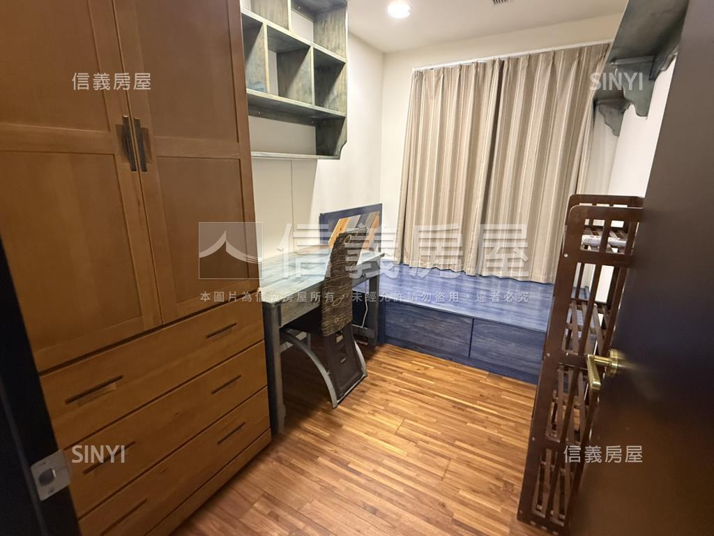 巴黎皇宮美三房＋車位房屋室內格局與周邊環境