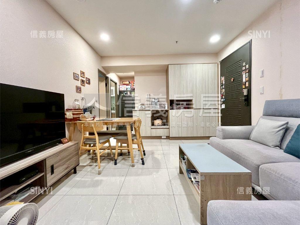 交響樂中高樓綠景兩房平車房屋室內格局與周邊環境