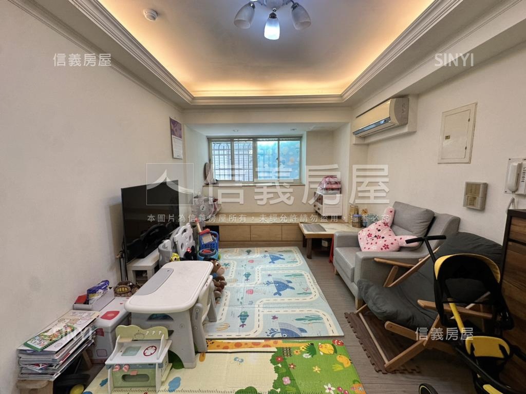 近捷運２＋１漂亮華廈房屋室內格局與周邊環境