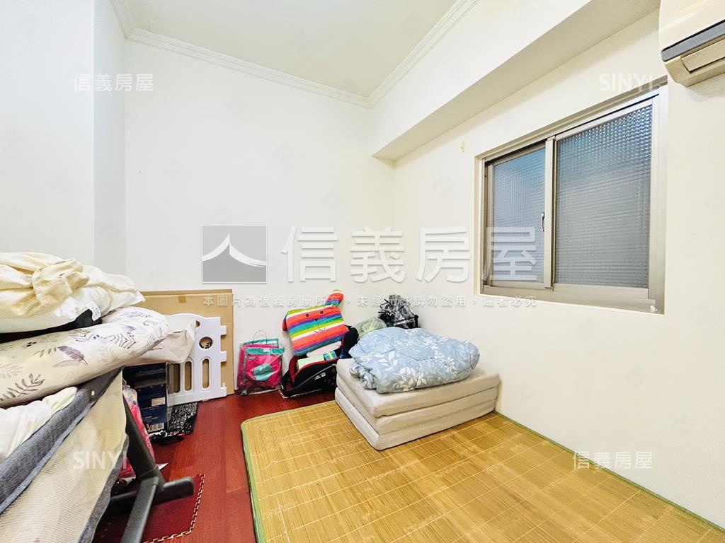 近捷運２＋１漂亮華廈房屋室內格局與周邊環境