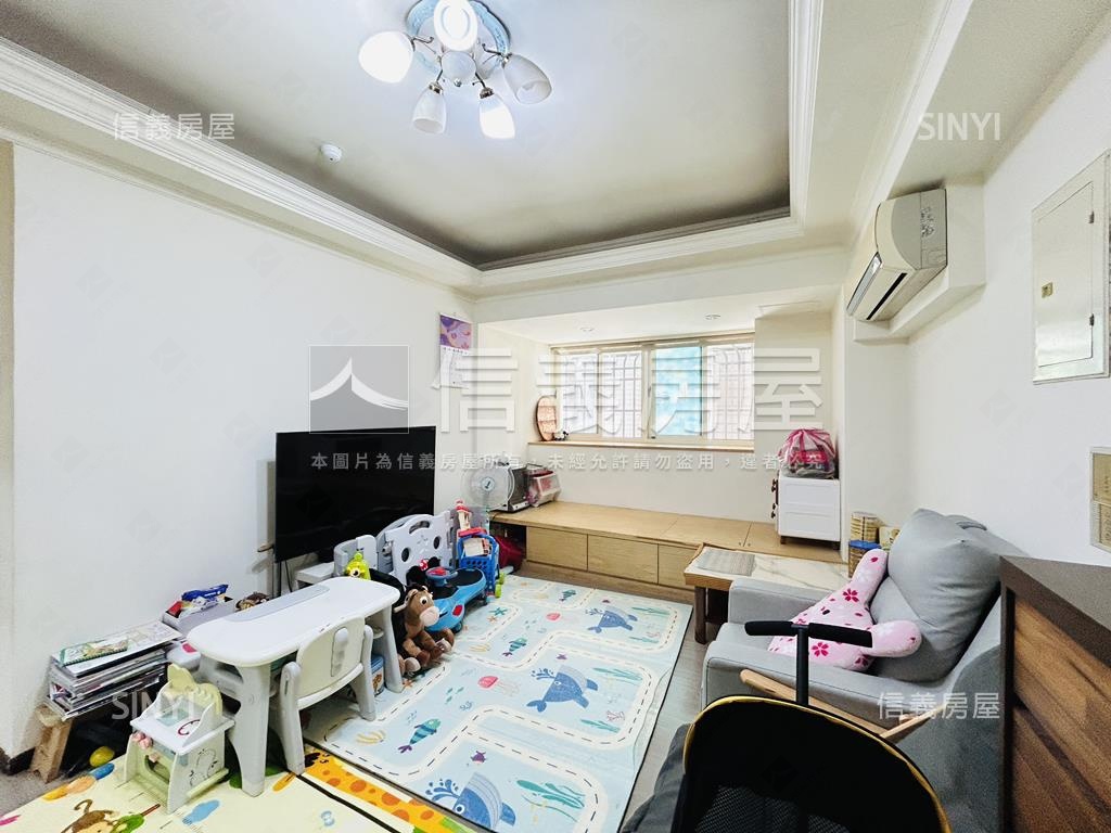 近捷運２＋１漂亮華廈房屋室內格局與周邊環境