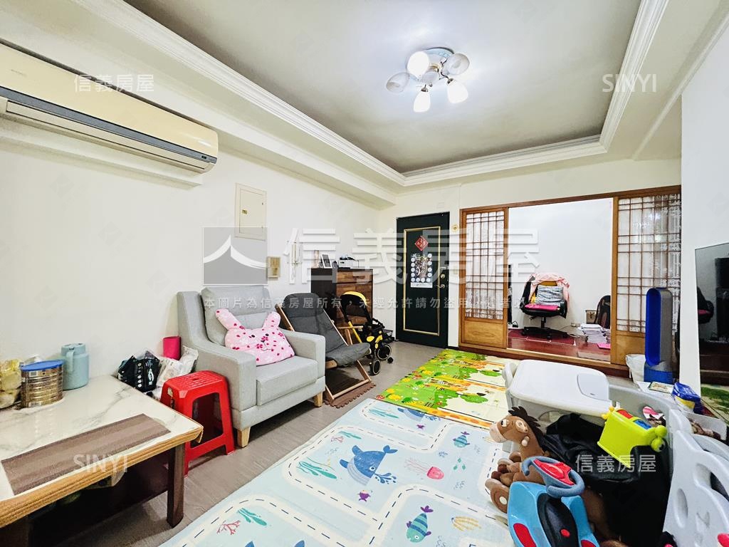 近捷運２＋１漂亮華廈房屋室內格局與周邊環境