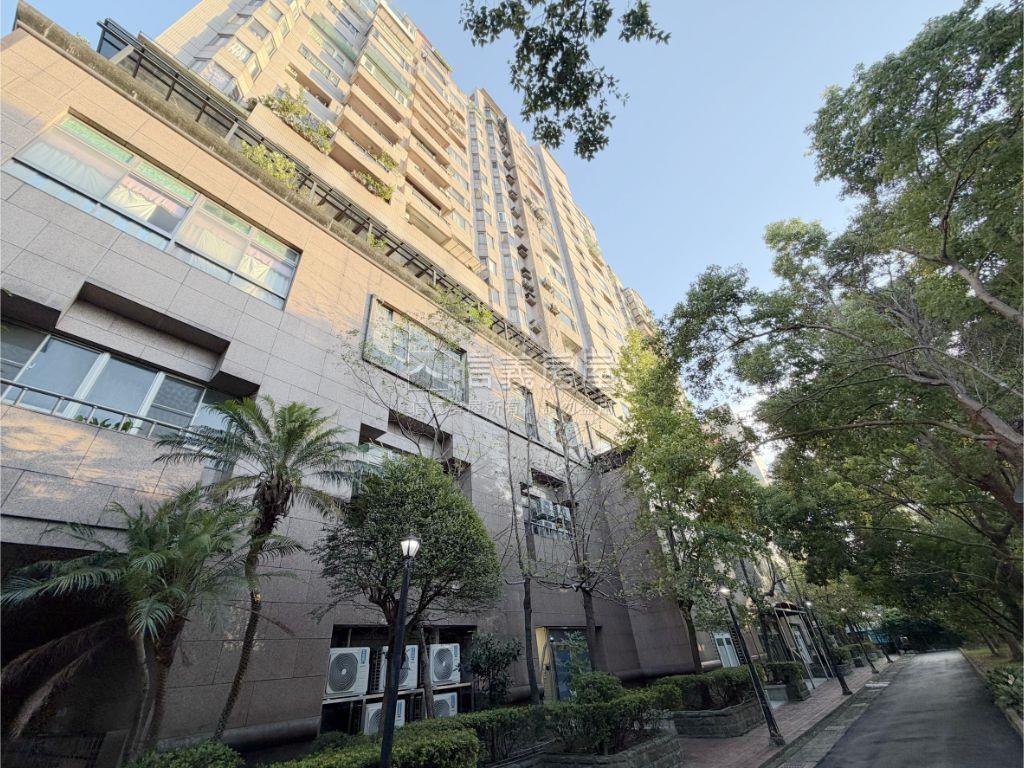 眺望林家花園高樓電梯三房房屋室內格局與周邊環境