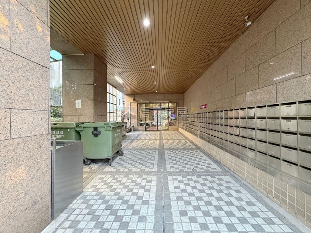 眺望林家花園高樓電梯三房房屋室內格局與周邊環境