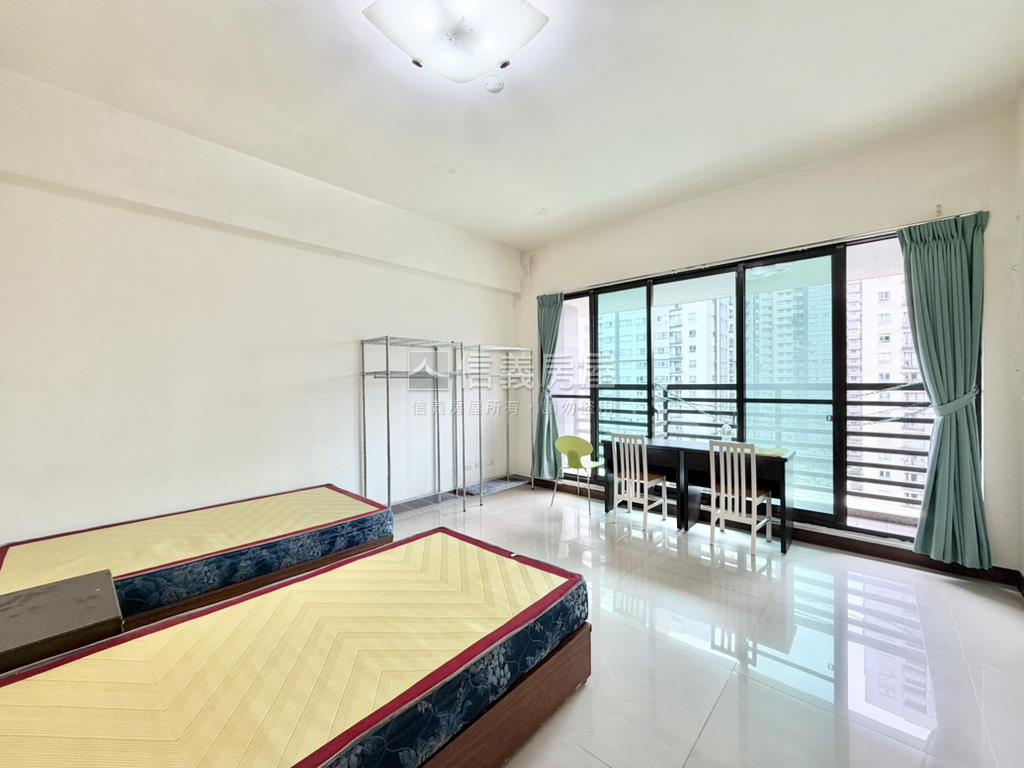 逸園・天際景觀首排釋出房屋室內格局與周邊環境