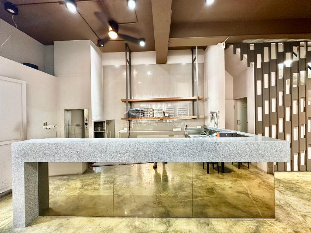 西屯甘肅路順向角店房屋室內格局與周邊環境