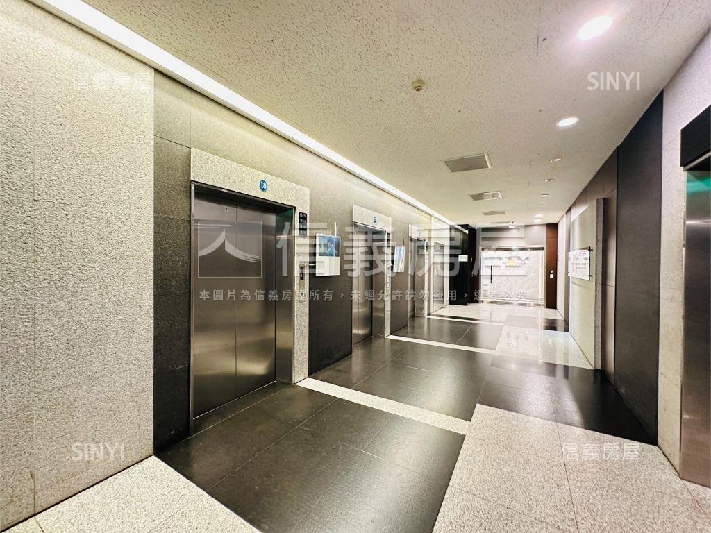 安泰登峰★２４樓頂級商辦房屋室內格局與周邊環境