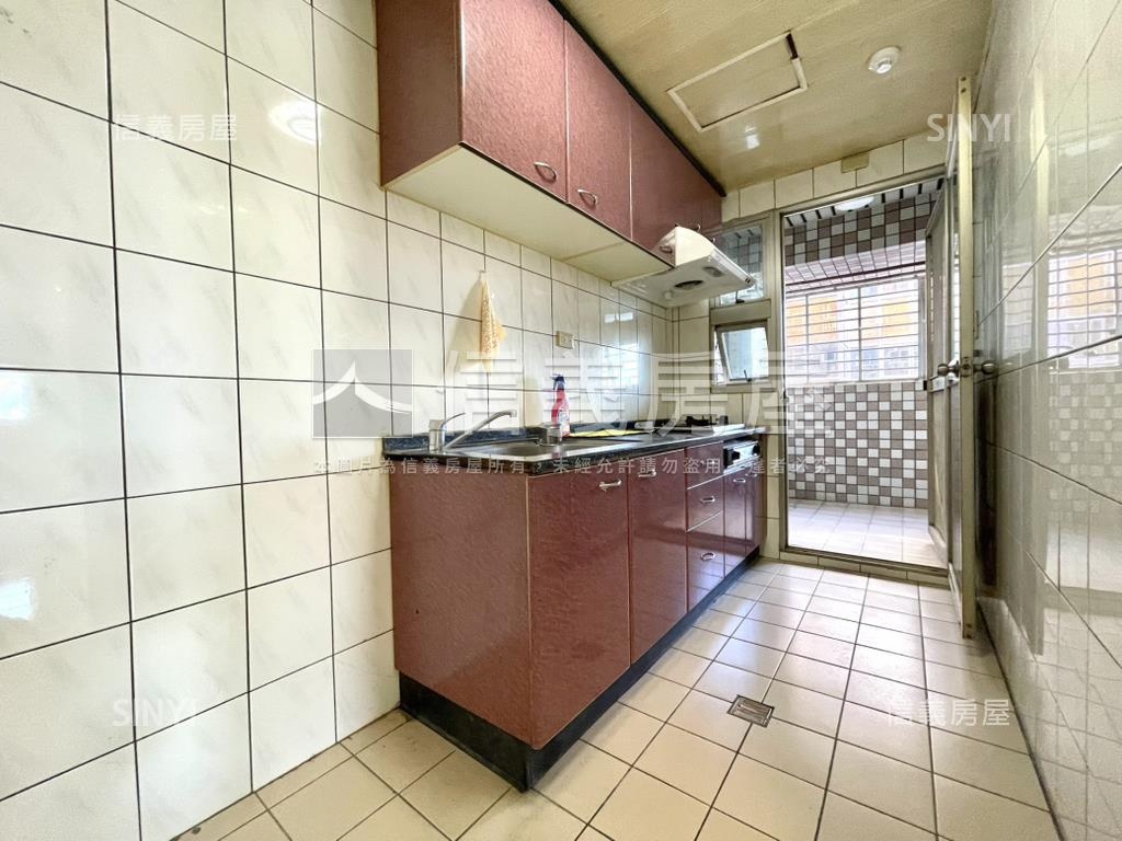 凱悅高樓邊間景觀兩房房屋室內格局與周邊環境