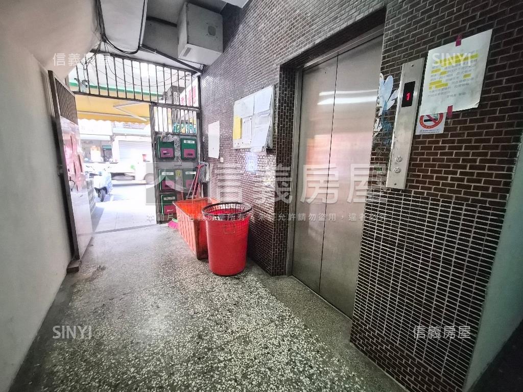 近中華夜市電梯三房房屋室內格局與周邊環境