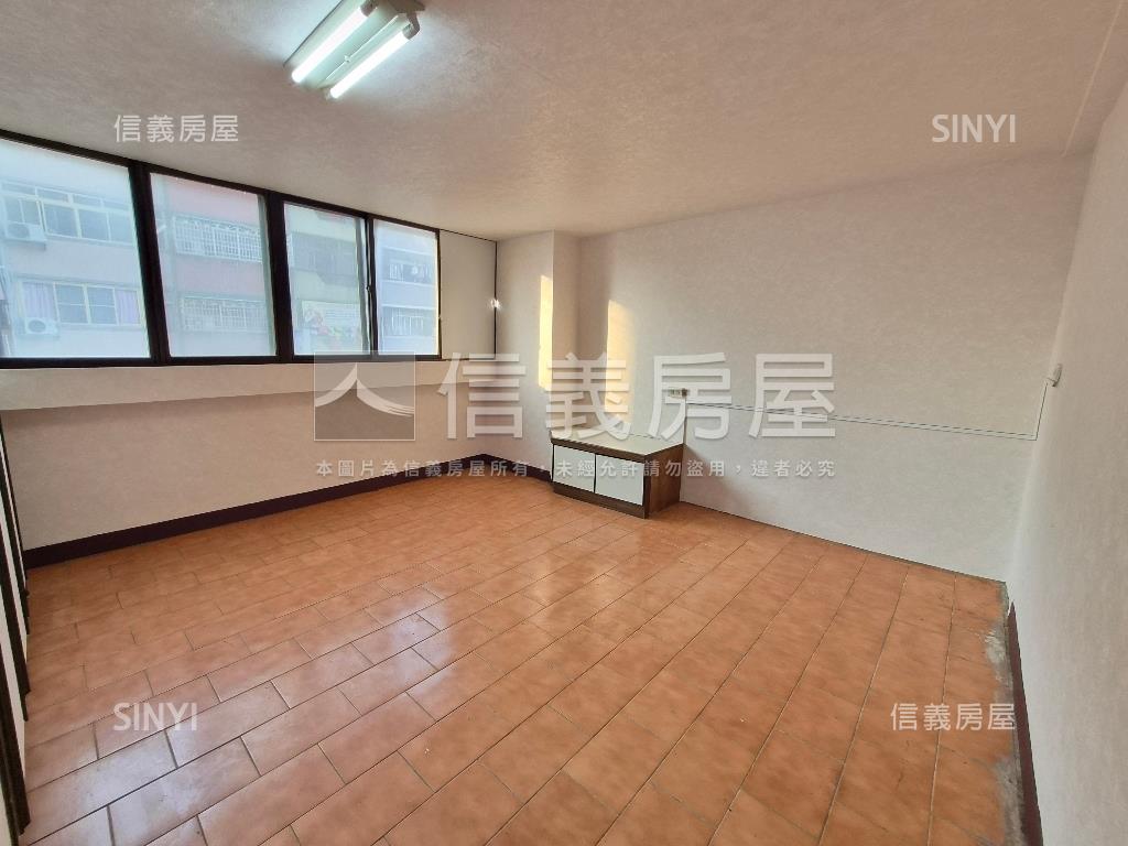 近中華夜市電梯三房房屋室內格局與周邊環境