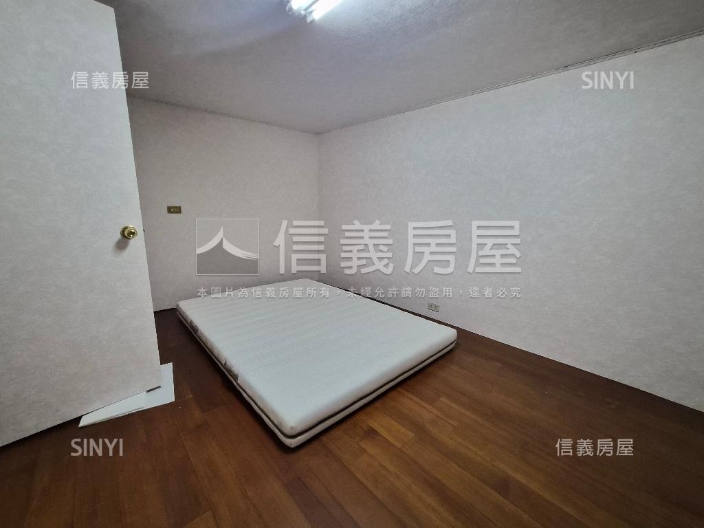 近中華夜市電梯三房房屋室內格局與周邊環境