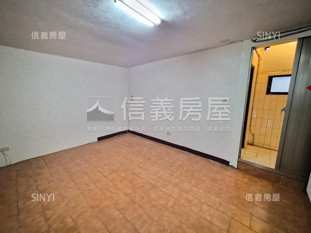 近中華夜市電梯三房房屋室內格局與周邊環境