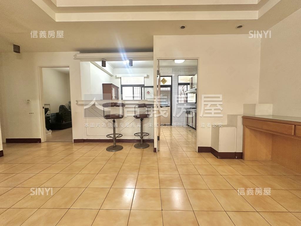 名流花園大三房附平車房屋室內格局與周邊環境
