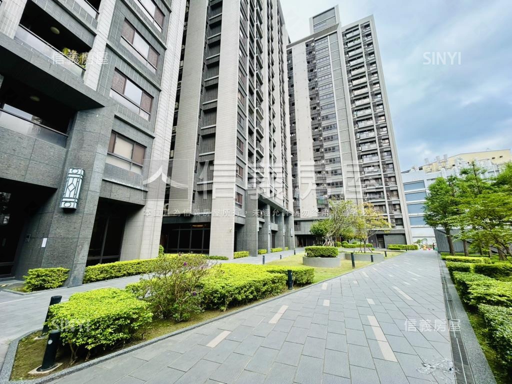 頂埔捷運京美３房車位房屋室內格局與周邊環境