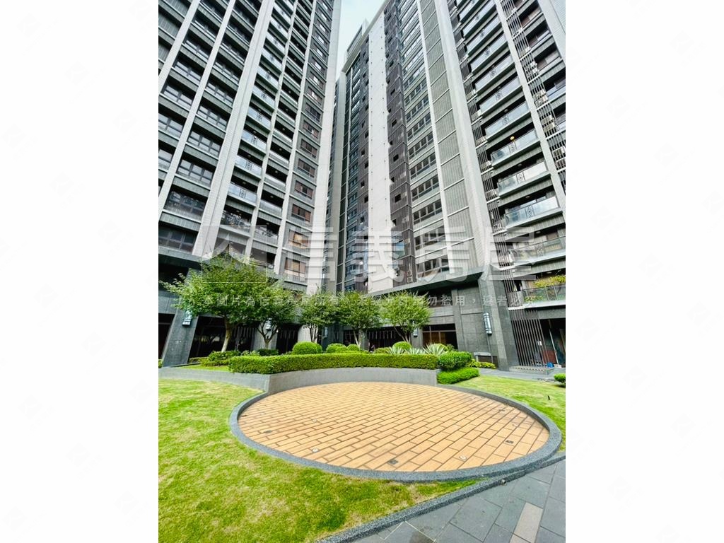 頂埔捷運京美３房車位房屋室內格局與周邊環境