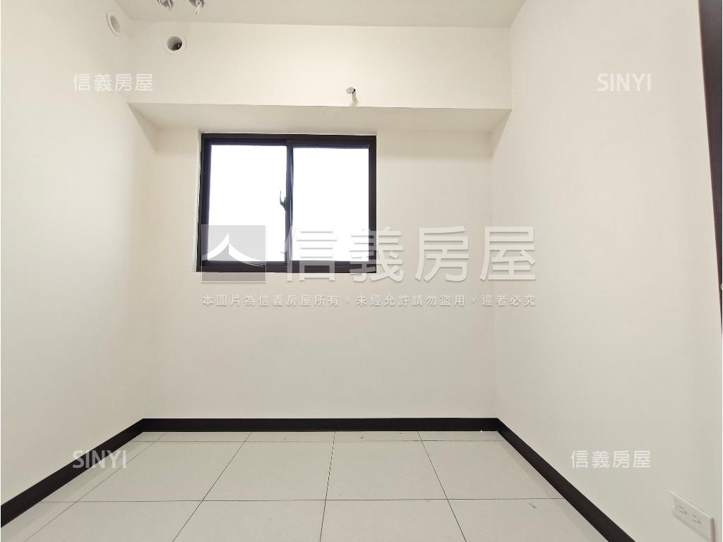 市心朗朗七樓兩房車位房屋室內格局與周邊環境