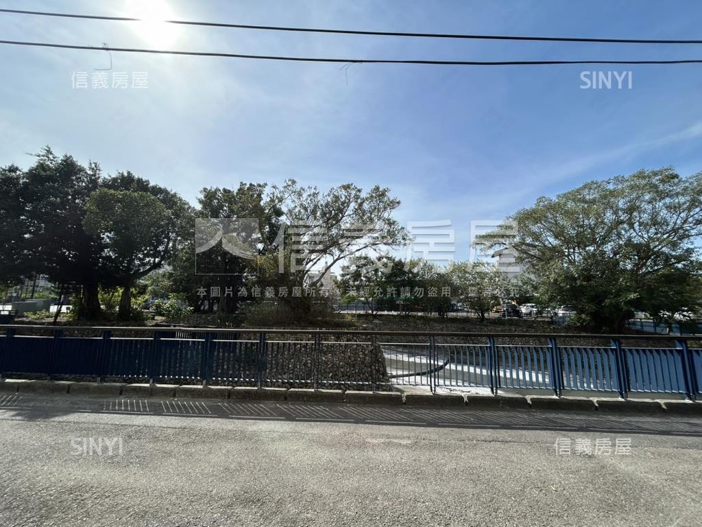 南投市中興路旁面公園土地房屋室內格局與周邊環境