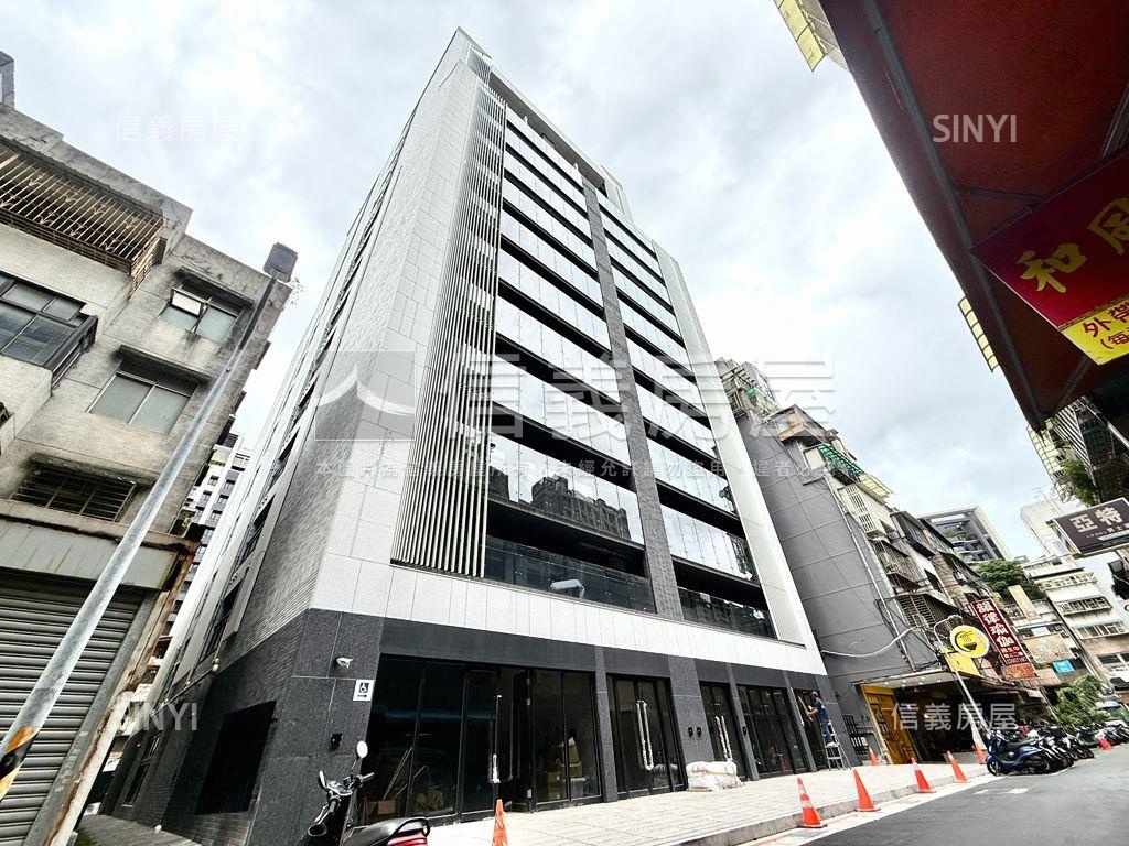 和歌誠美Ｄ戶３７坪附車位房屋室內格局與周邊環境