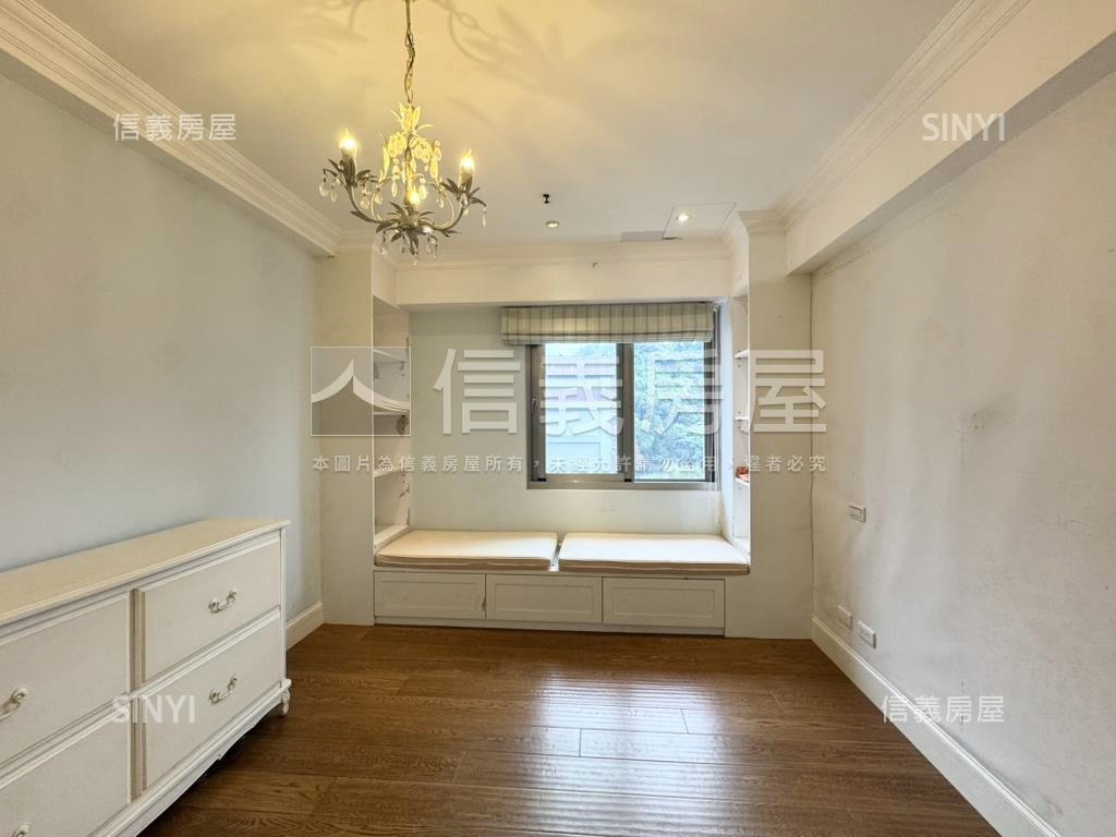 棕櫚泉綠景三房房屋室內格局與周邊環境