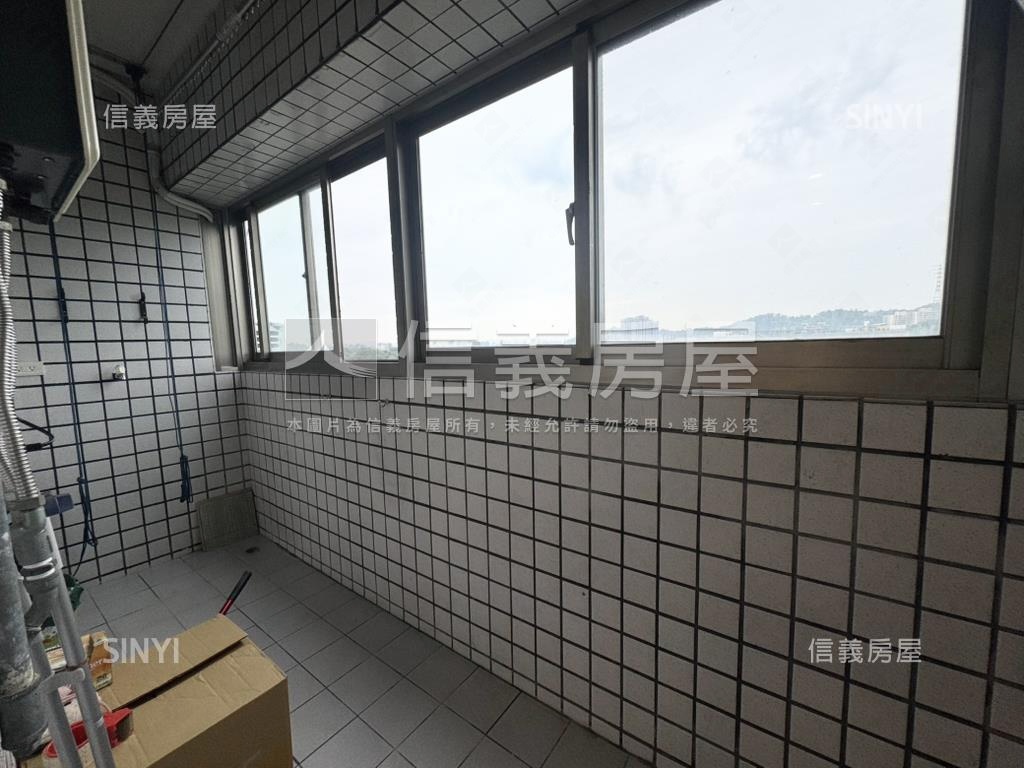 棕櫚泉綠景三房房屋室內格局與周邊環境