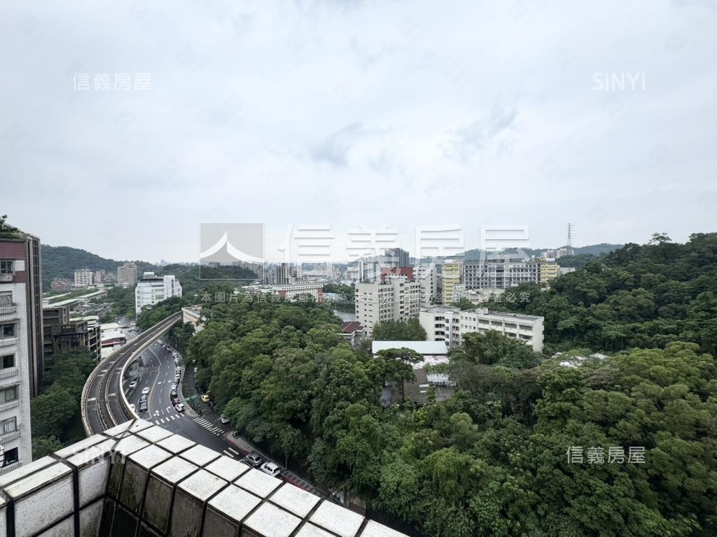 棕櫚泉綠景三房房屋室內格局與周邊環境