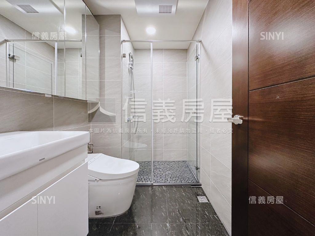 捷運首排二房精美裝潢房屋室內格局與周邊環境