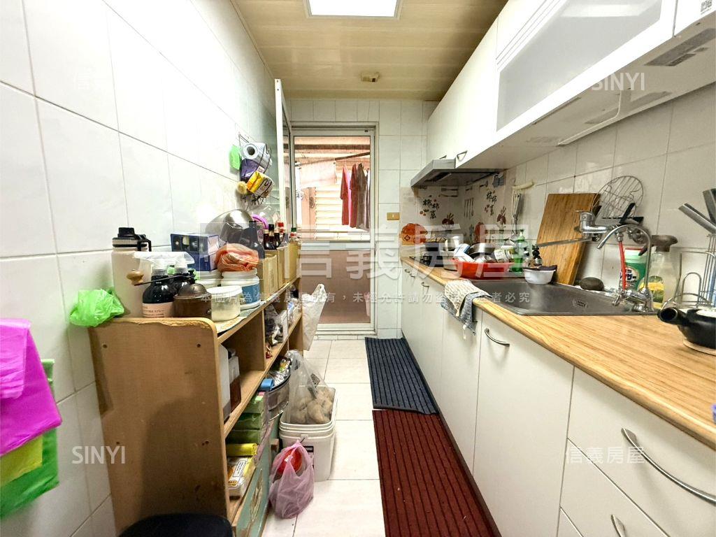 府都大世紀溫馨三房平車房屋室內格局與周邊環境
