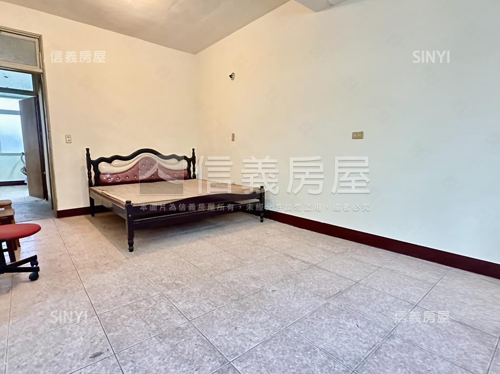 近霧峰農工大面寬透天房屋室內格局與周邊環境
