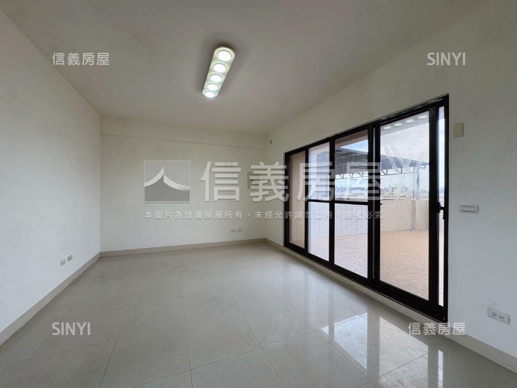 仁武正路大地坪電梯車墅房屋室內格局與周邊環境