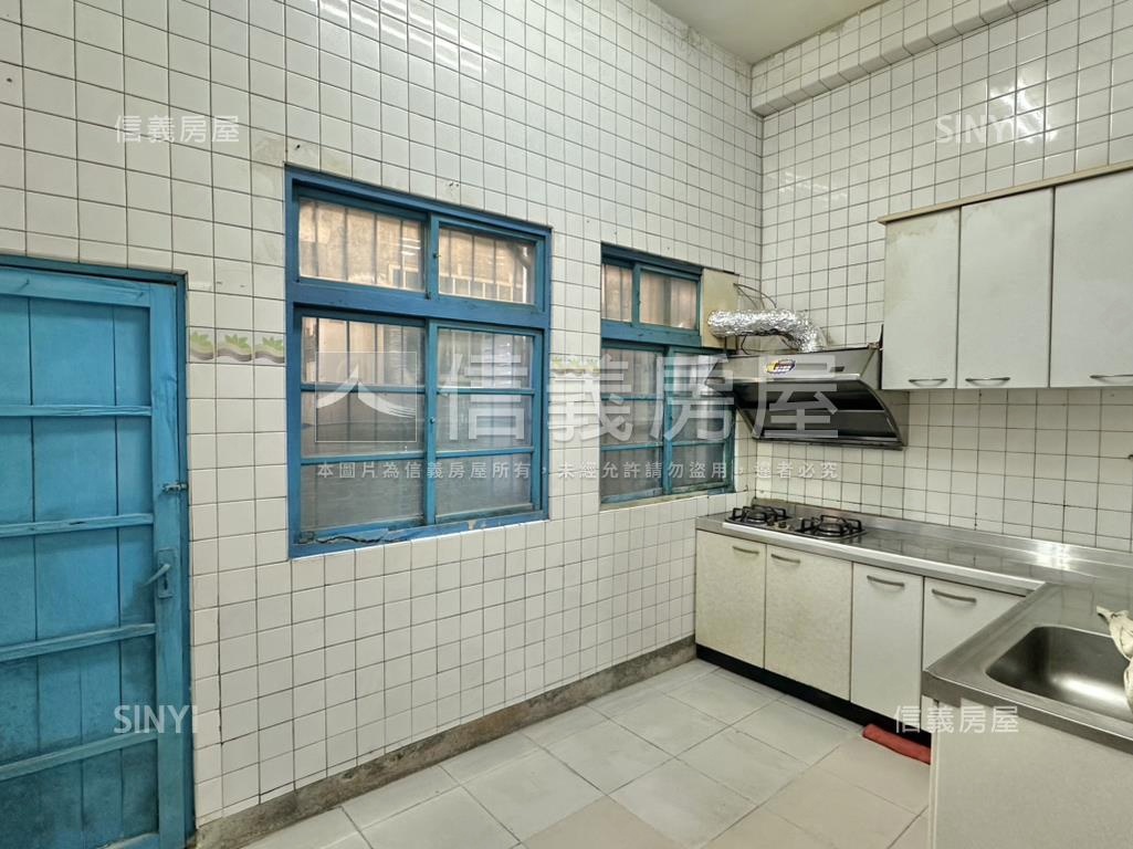 朝南西區美術園道透天房屋室內格局與周邊環境