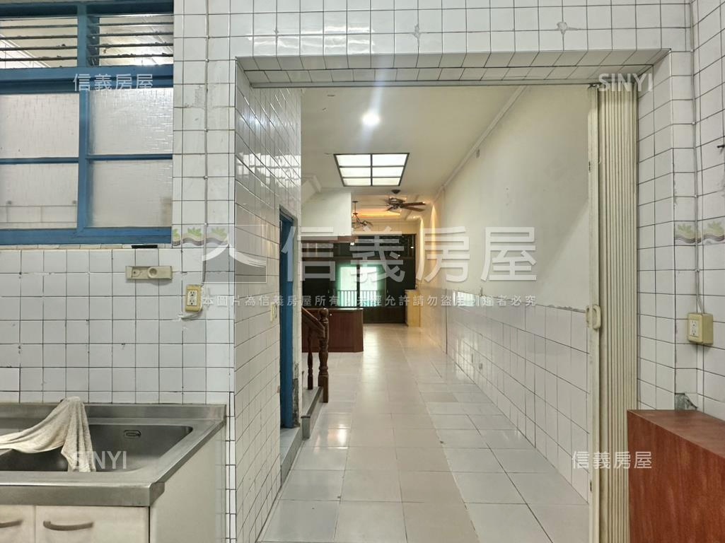 朝南西區美術園道透天房屋室內格局與周邊環境