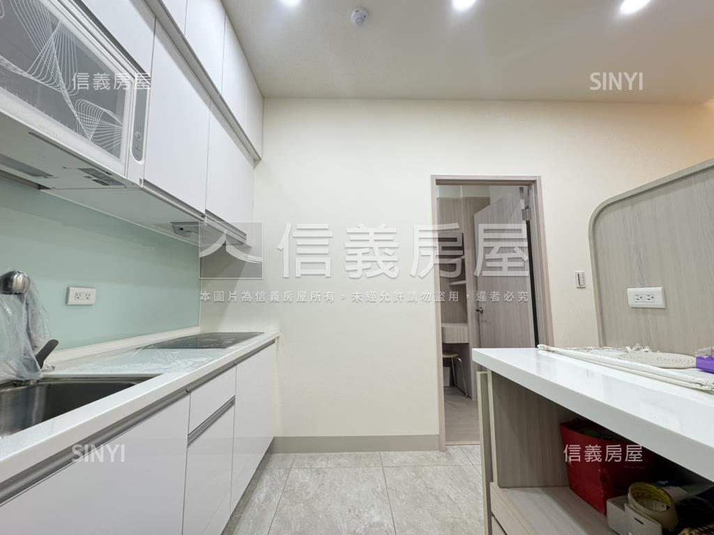 愛河畔景觀２房平車房屋室內格局與周邊環境