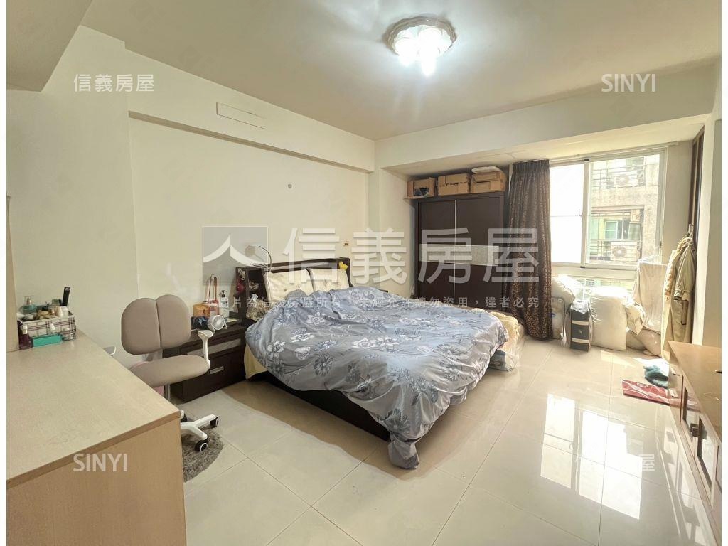 誠售～Ｒ１５捷運面寬別墅房屋室內格局與周邊環境