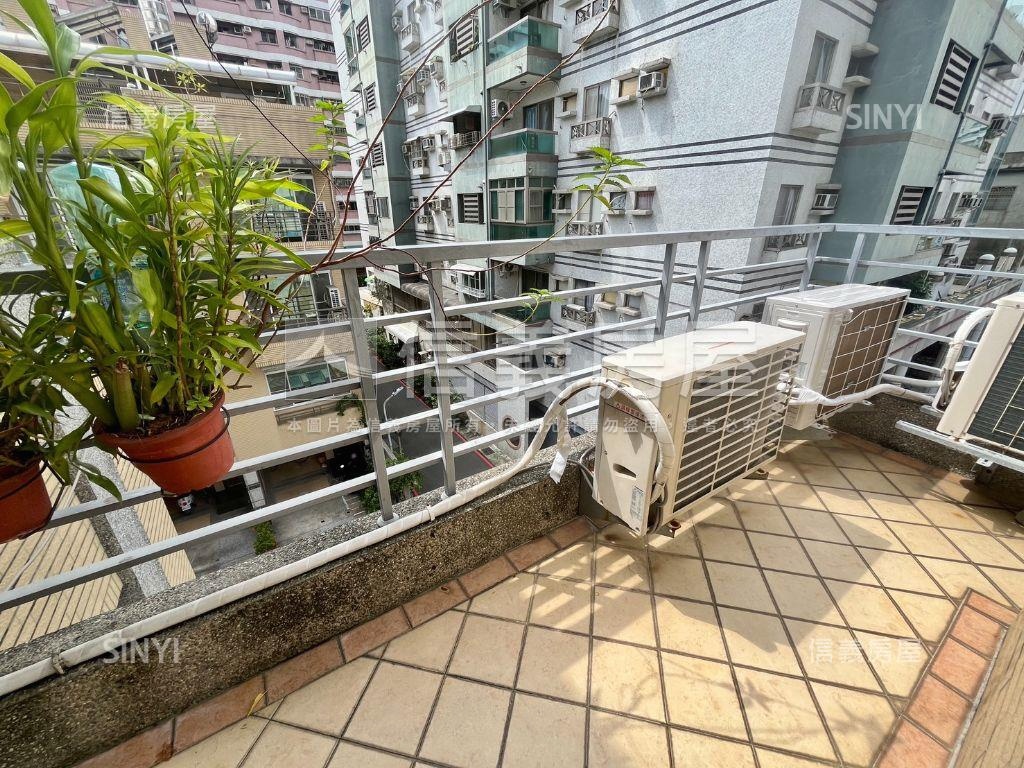 誠售～Ｒ１５捷運面寬別墅房屋室內格局與周邊環境