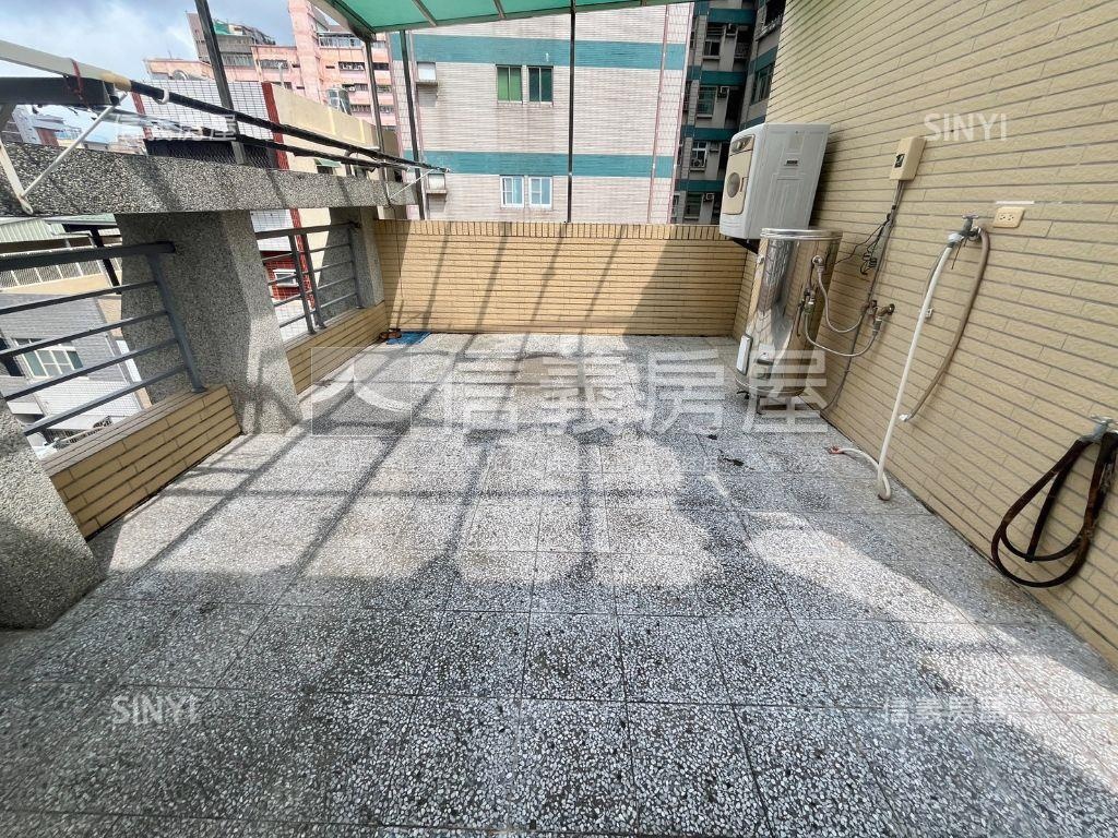 誠售～Ｒ１５捷運面寬別墅房屋室內格局與周邊環境
