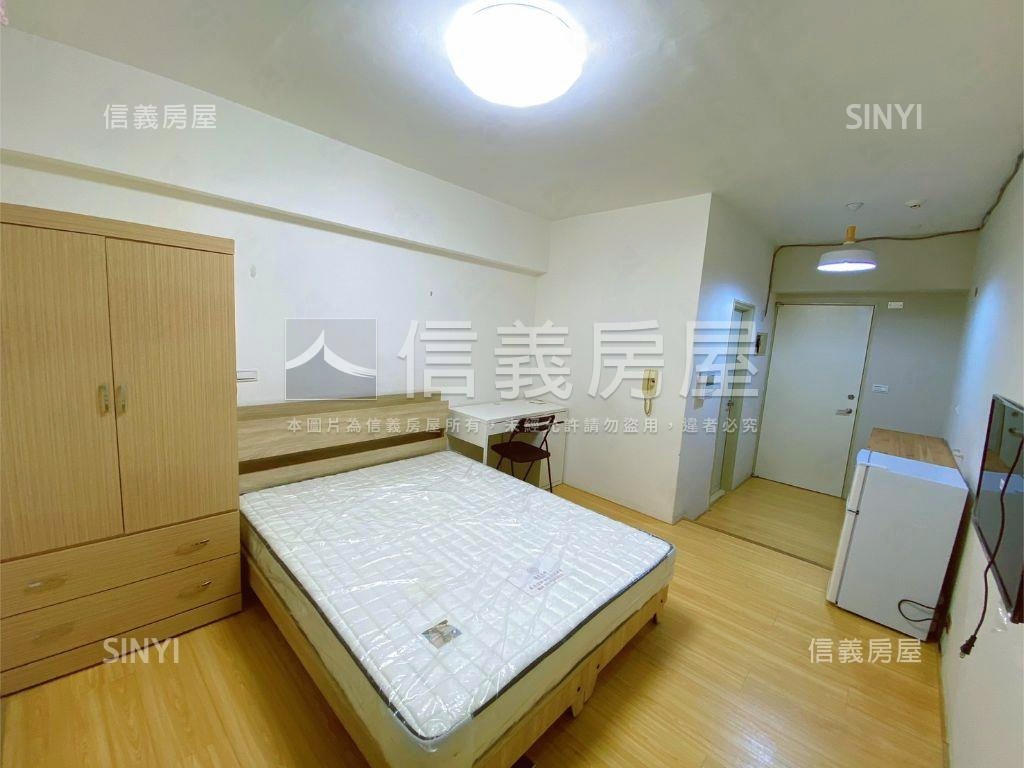 專任市民廣場套房房屋室內格局與周邊環境