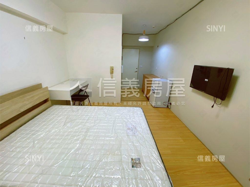 專任市民廣場套房房屋室內格局與周邊環境