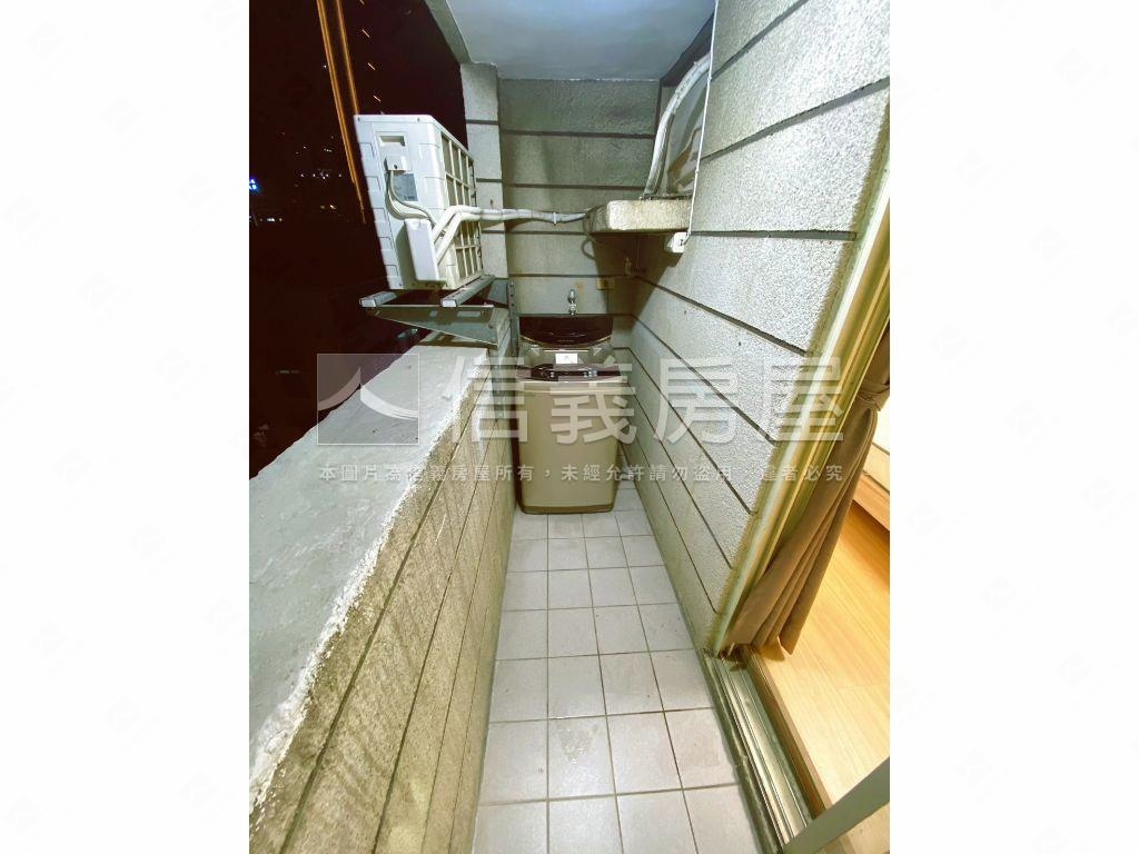 專任市民廣場套房房屋室內格局與周邊環境