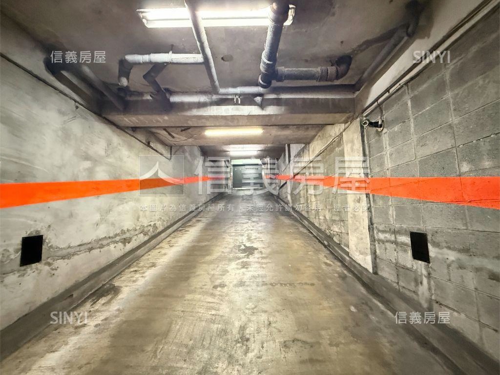 近民生社區平面車位４４號房屋室內格局與周邊環境