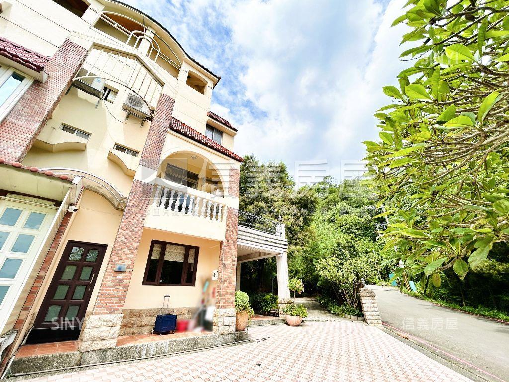 大側院邊間三面採光別墅房屋室內格局與周邊環境