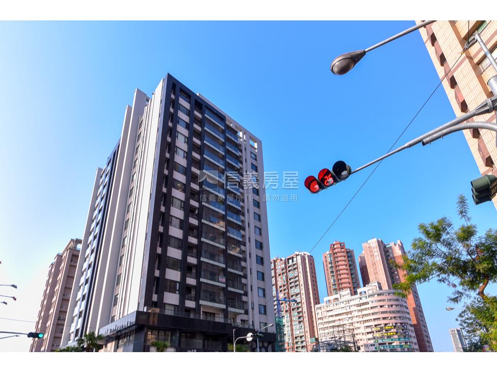 巨蛋捷運百貨次高樓平車房屋室內格局與周邊環境
