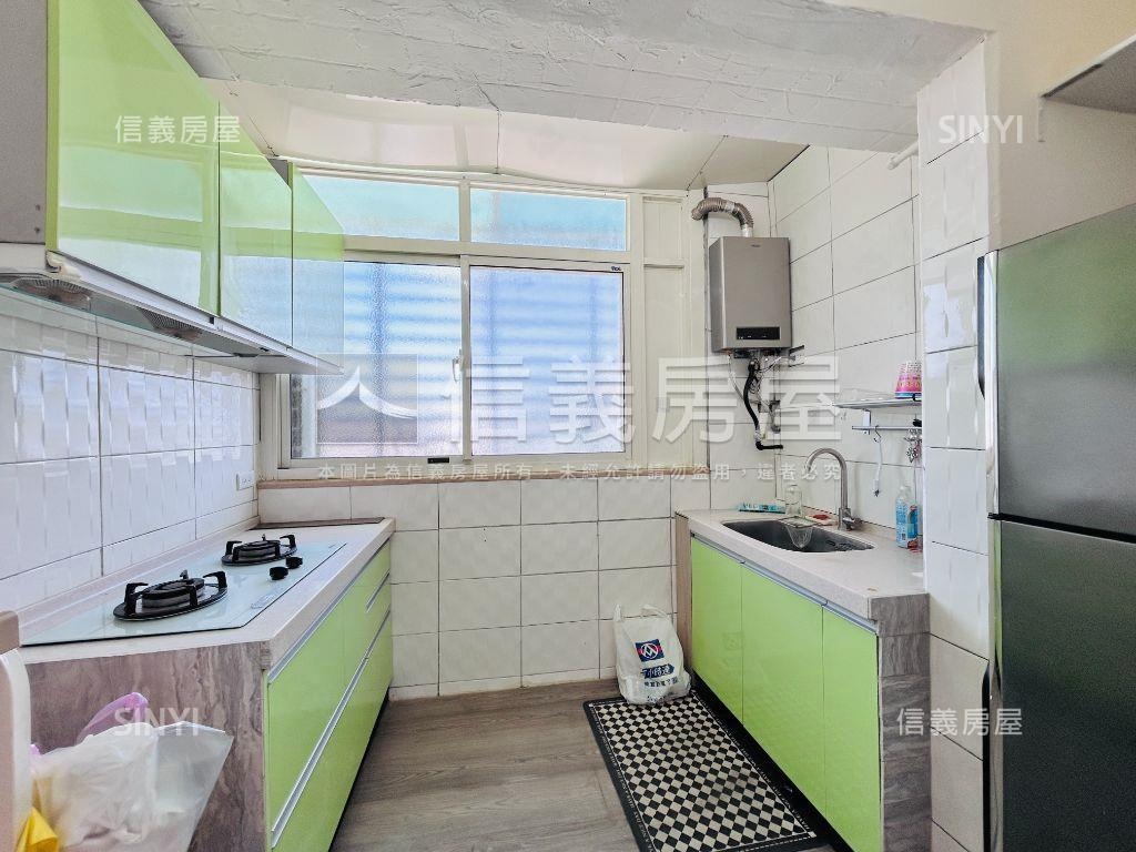 低總價近愛買中路國泰商圈房屋室內格局與周邊環境