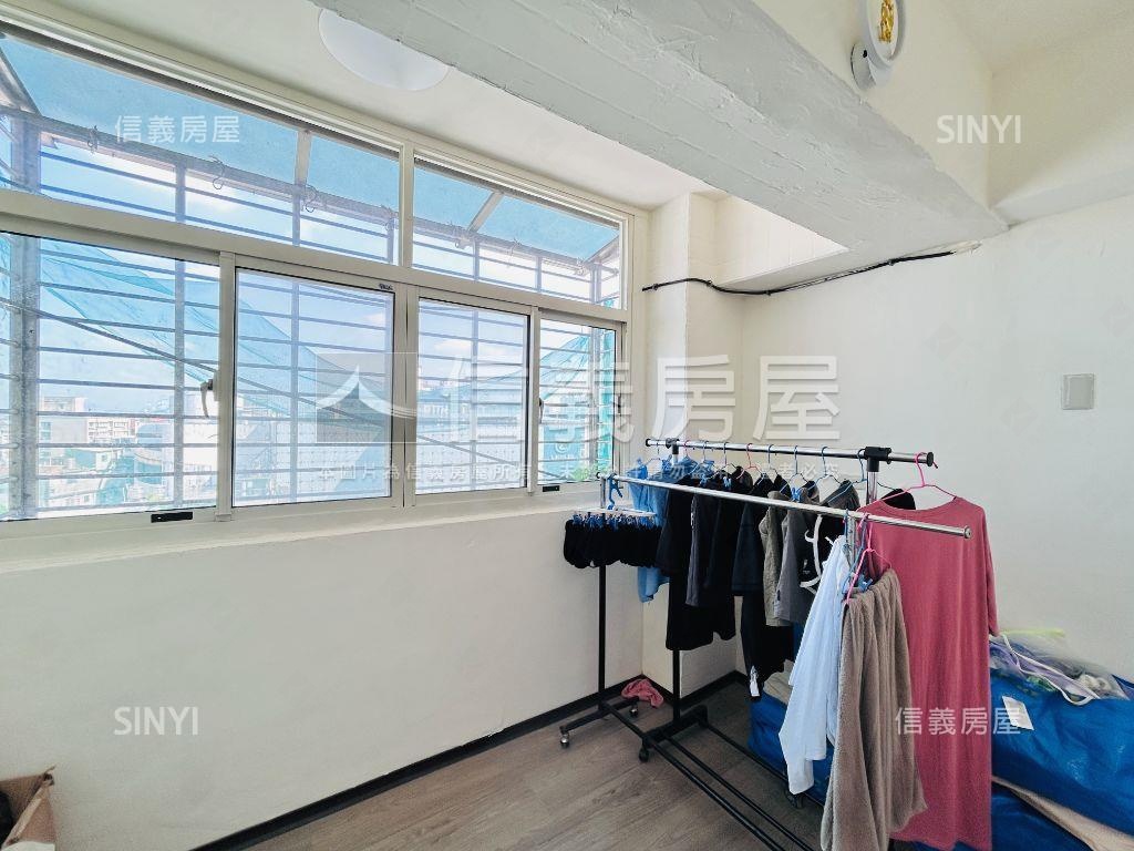 低總價近愛買中路國泰商圈房屋室內格局與周邊環境