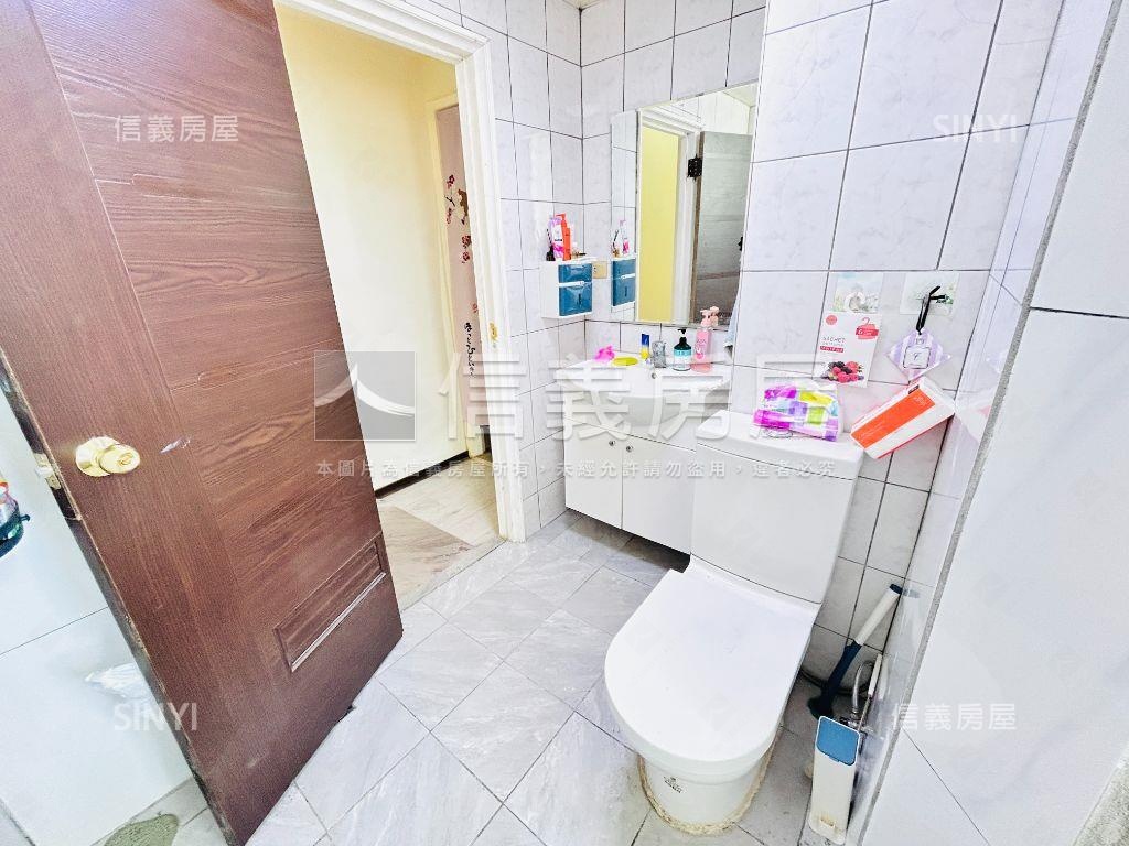 低總價近愛買中路國泰商圈房屋室內格局與周邊環境